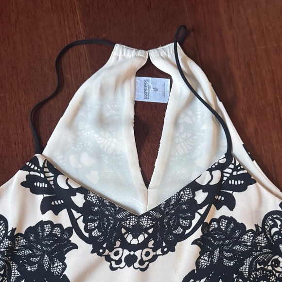 3 Express blouses like new. Sleeveless Bodysuit two tanks xs/s - Picture 5 of 7